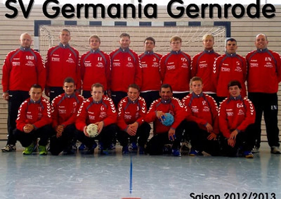 Handballmannschaft des SV Germania Gernrode in roten Trainingsanzügen